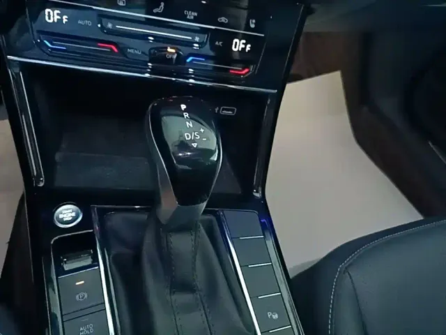 Volkswagen Passat — Фото автомобиля 13