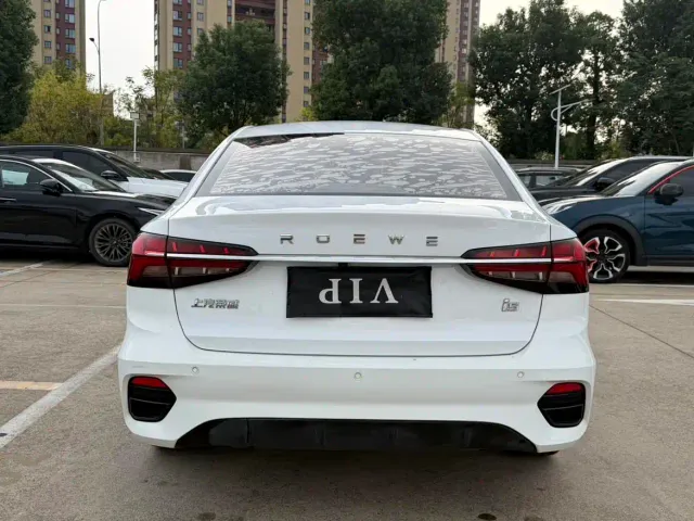 Roewe i5 — Фото автомобиля 11