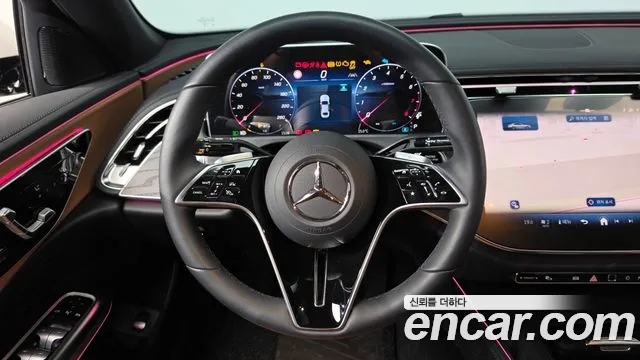 Mercedes-Benz E-Class — Фото автомобиля 4