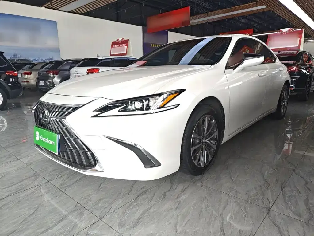 Фотография автомобиля — Lexus Lexus ES