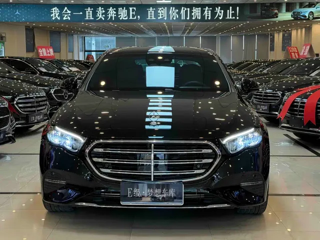 Фотография автомобиля — Mercedes-Benz E-Class