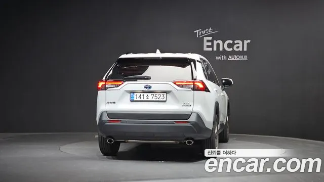 Toyota RAV4 — Фото автомобиля 4