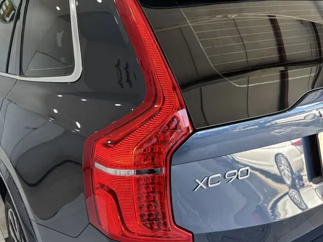 Volvo XC90 — Фото автомобиля 9