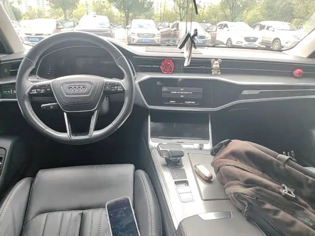 Audi A6L — Фото автомобиля 9
