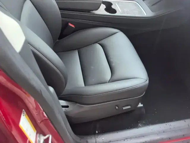 Tesla Model Y — Фото автомобиля 8