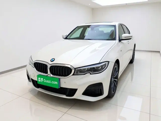Фотография автомобиля — BMW 3 Series