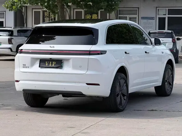 Li Auto L7 — Фото автомобиля 3