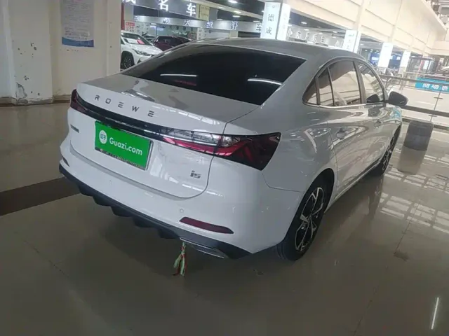 Roewe i5 — Фото автомобиля 6
