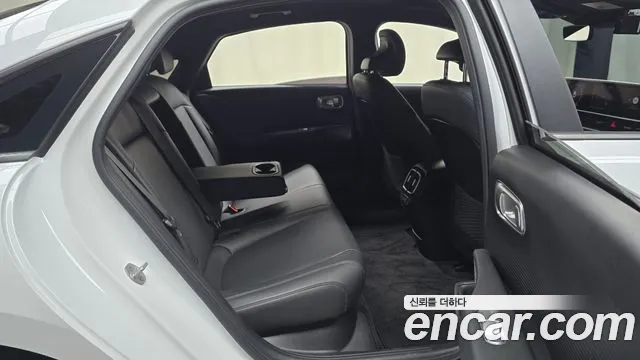 Hyundai Ioniq 6 — Фото автомобиля 17