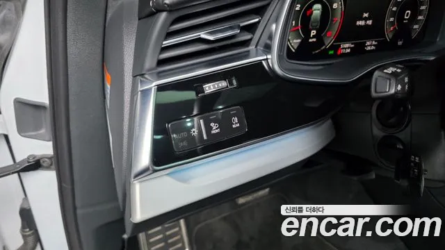 Audi Q7 55 TFSI quattro Premium — Фото автомобиля 30