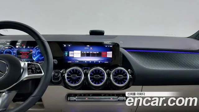 Mercedes-Benz EQA — Фото автомобиля 16