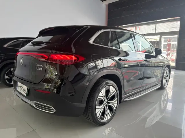 Mercedes-Benz EQE SUV — Фото автомобиля 15
