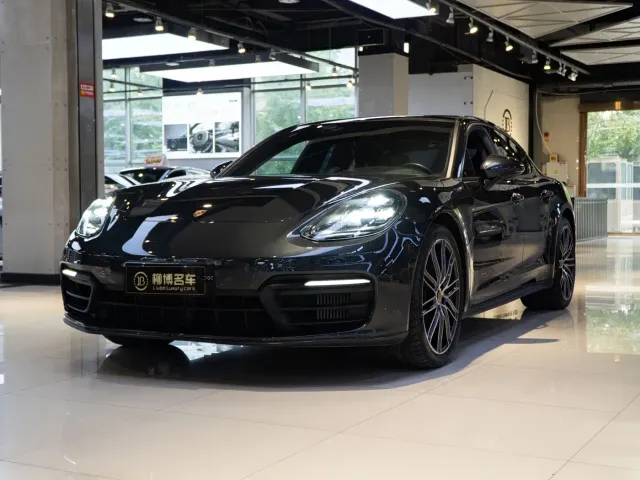 Фотография автомобиля — Porsche Panamera