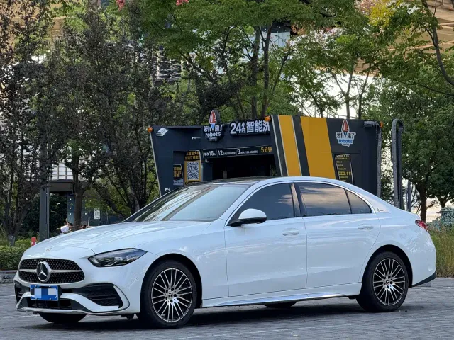 Фотография автомобиля — Mercedes-Benz C-Class