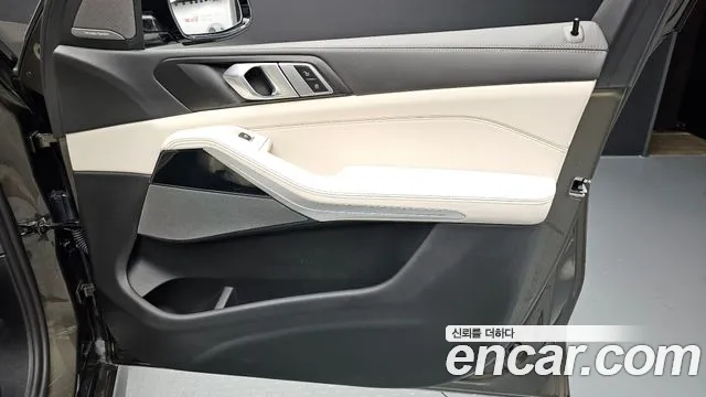 BMW X5 xDrive 40i M Sport — Фото автомобиля 24