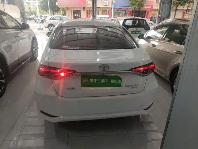 Toyota Corolla — Фото автомобиля 5
