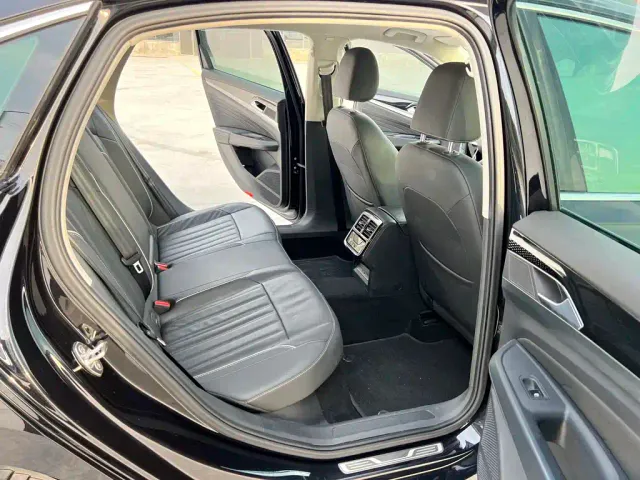 Volkswagen Passat — Фото автомобиля 17