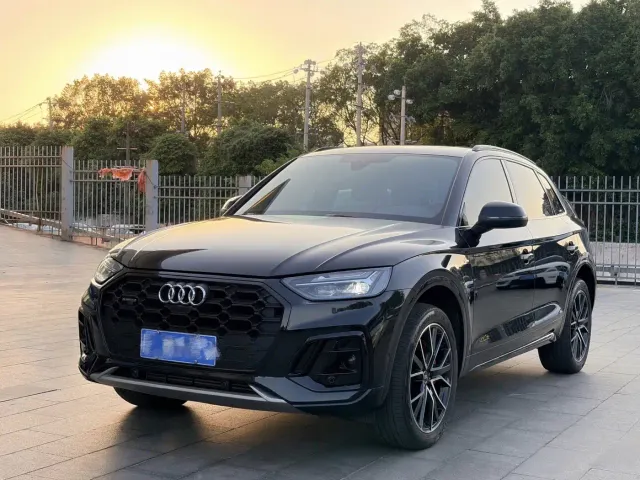 Фотография автомобиля — Audi Q5L