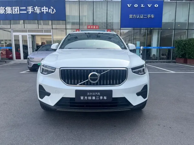 Volvo XC40 — Фото автомобиля 5