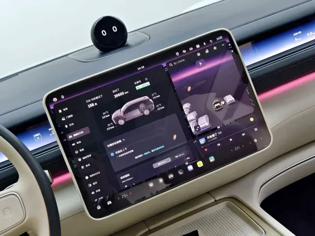 Nio ES8 — Фото автомобиля 9