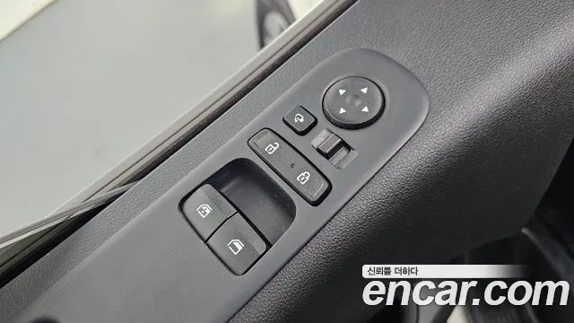 Hyundai Staria Staria 4WD Tourer 9 мест — Фото автомобиля 26