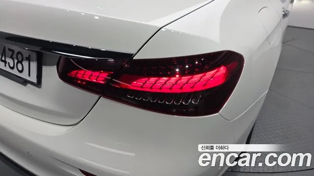Mercedes-Benz E-Class — Фото автомобиля 22
