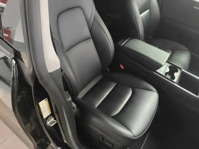 Tesla Model Y — Фото автомобиля 24