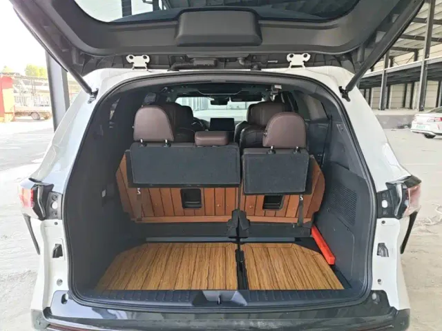 Toyota Sienna — Фото автомобиля 18