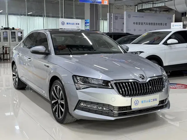 Skoda Superb — Фото автомобиля 2