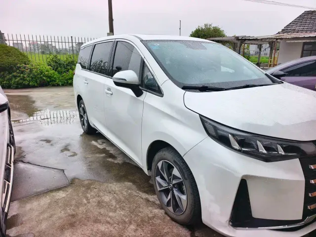 GAC Trumpchi M6 — Фото автомобиля 2