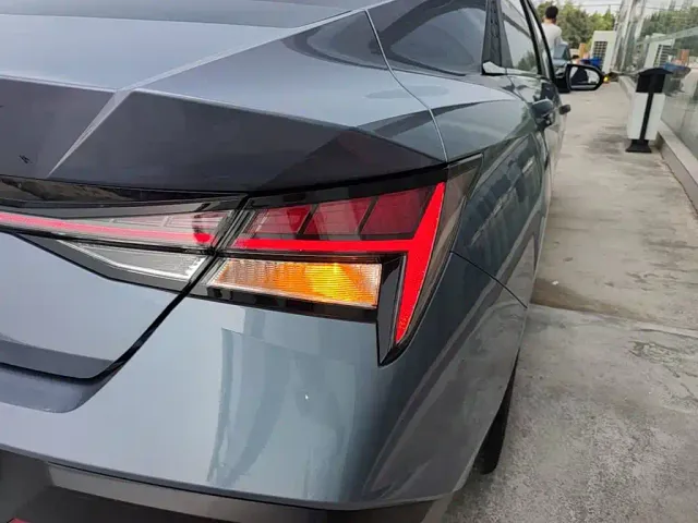 Hyundai Elantra — Фото автомобиля 7