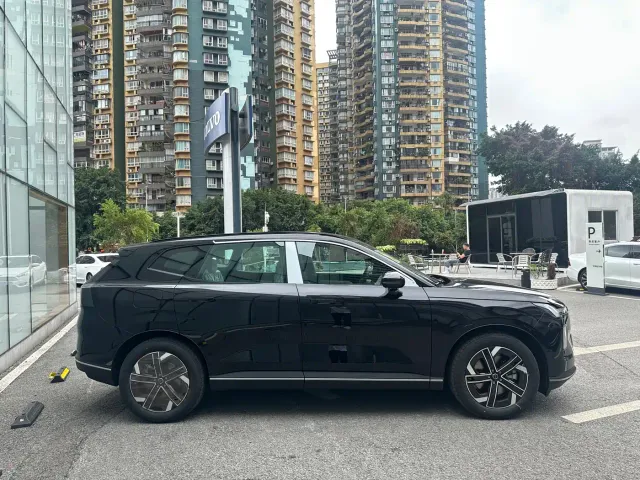 Volvo XC70 Plug-in Hybrid — Фото автомобиля 4