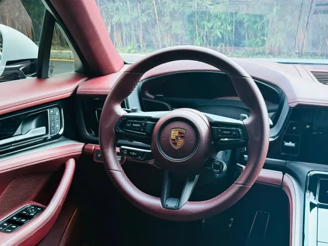 Porsche Panamera — Фото автомобиля 12