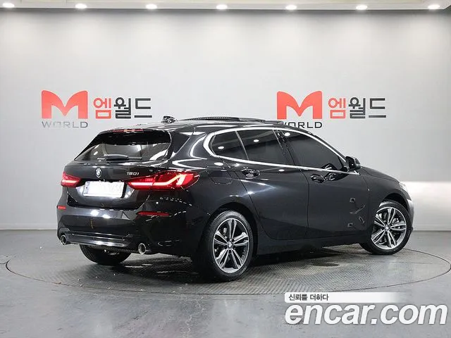 BMW 1 Series F40 — Фото автомобиля 3