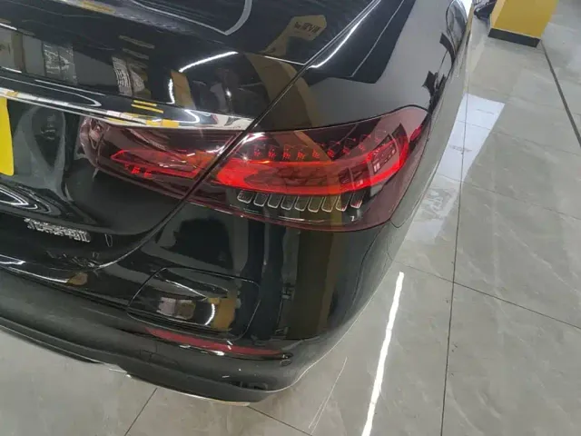 Mercedes-Benz E-Class — Фото автомобиля 7