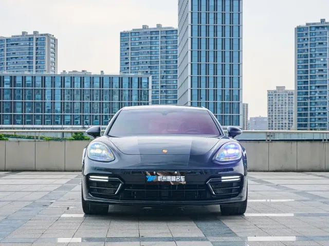 Porsche Panamera — Фото автомобиля 2