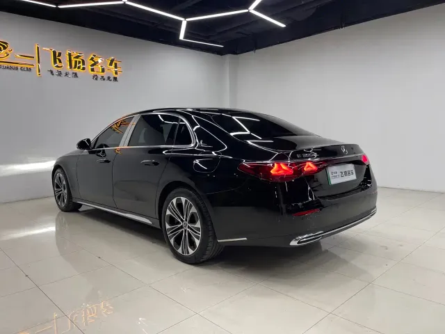 Mercedes-Benz E-Class — Фото автомобиля 19