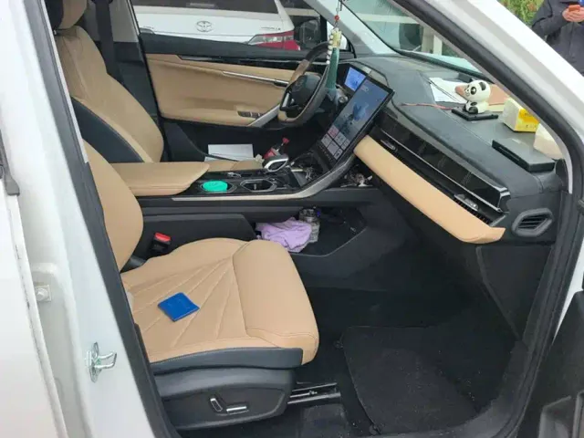 Geely Boyue L — Фото автомобиля 8