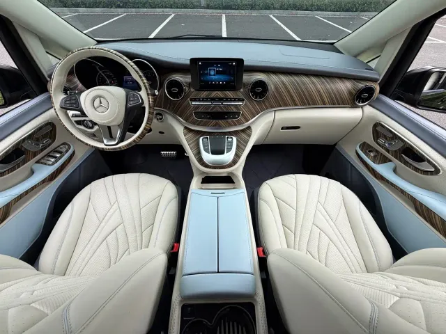 Mercedes-Benz V-Class — Фото автомобиля 13