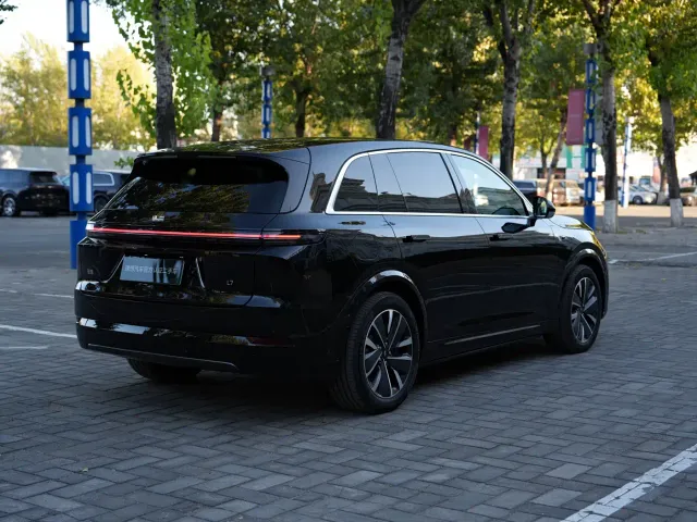 Li Auto L7 — Фото автомобиля 5