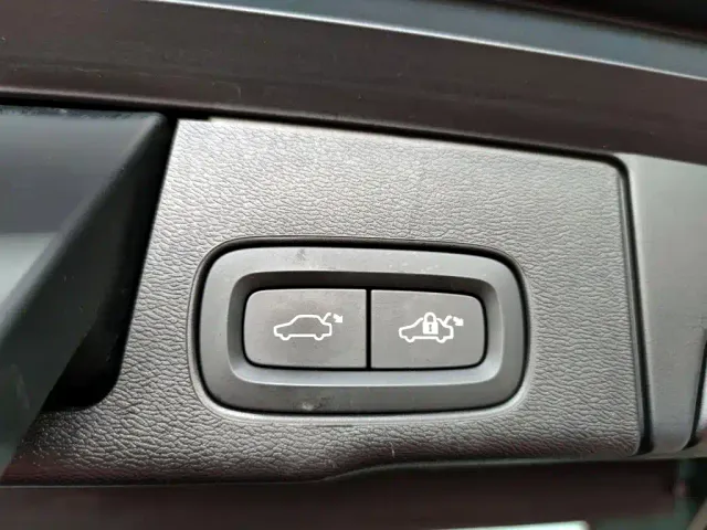 Volvo XC60 — Фото автомобиля 17