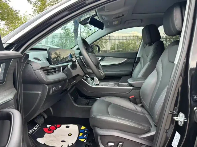 Chery Tiggo 8 — Фото автомобиля 4