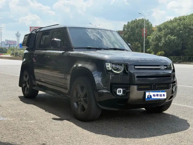 Land Rover Defender — Фото автомобиля 3