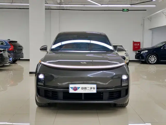Li Auto L8 — Фото автомобиля 2