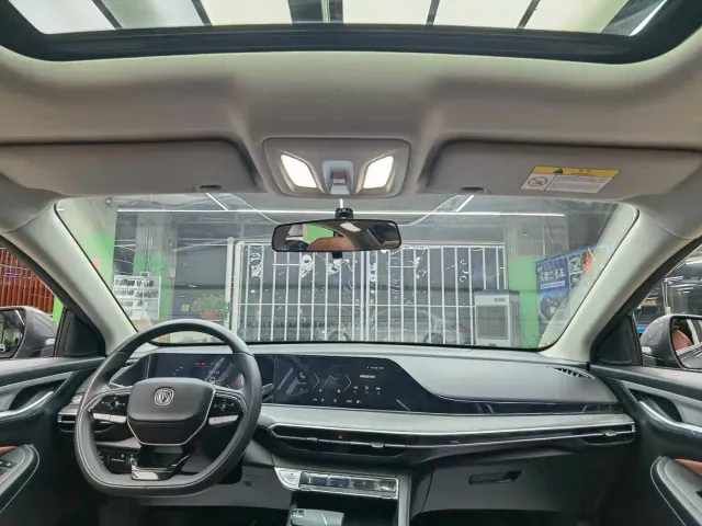 Changan Eado — Фото автомобиля 7