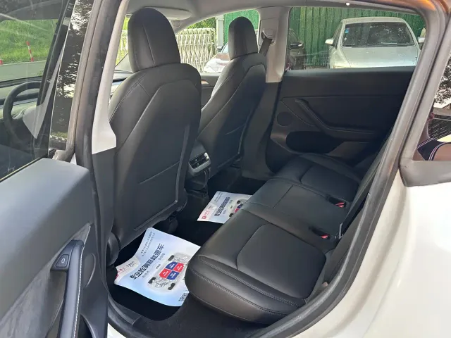 Tesla Model Y — Фото автомобиля 6