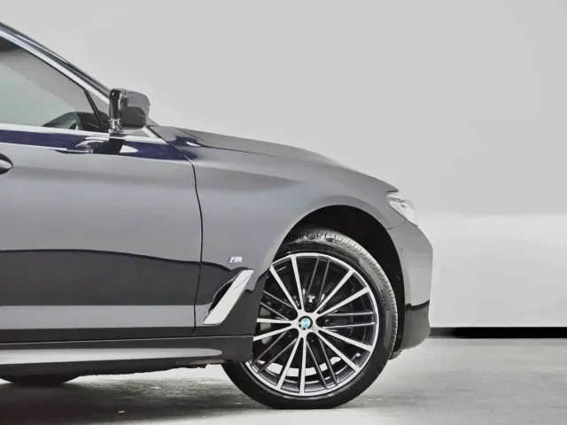 BMW 5 Series — Фото автомобиля 25