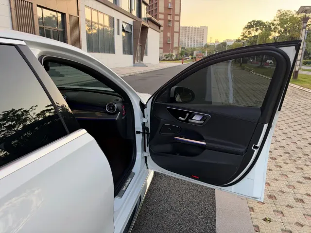 Mercedes-Benz C-Class — Фото автомобиля 12