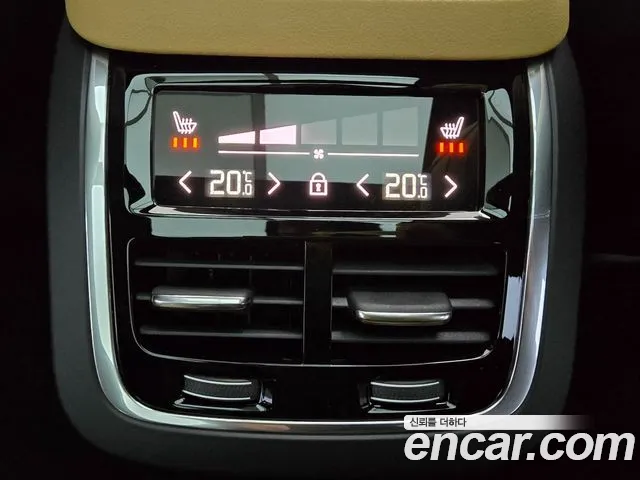 Volvo XC90 — Фото автомобиля 18