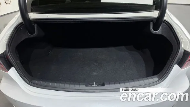 Hyundai Grandeur New — Фото автомобиля 18